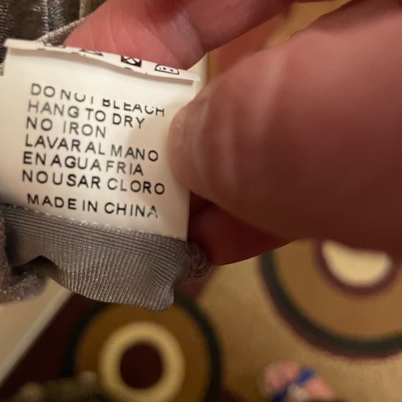 Z Avenue Hoodie with two side pockets. Finger ring pull with a two way zipper. - Picture 9 of 10